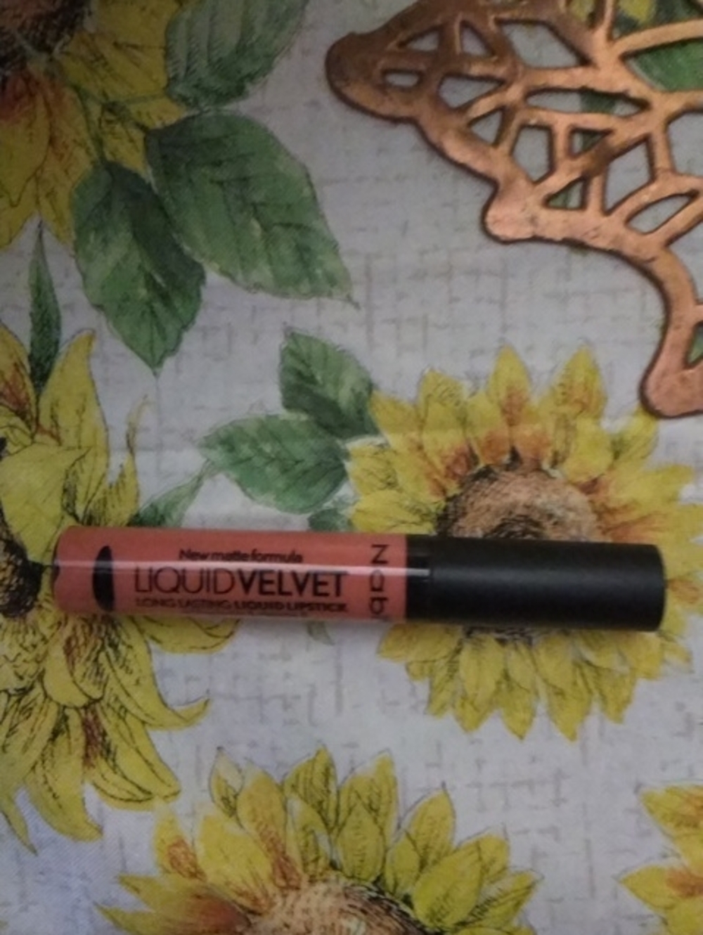 Liquid Lipstick Color Is Nude - Unsigned Brand